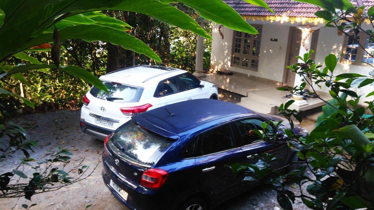 Leeland Munnar Bed & Breakfast Exterior photo