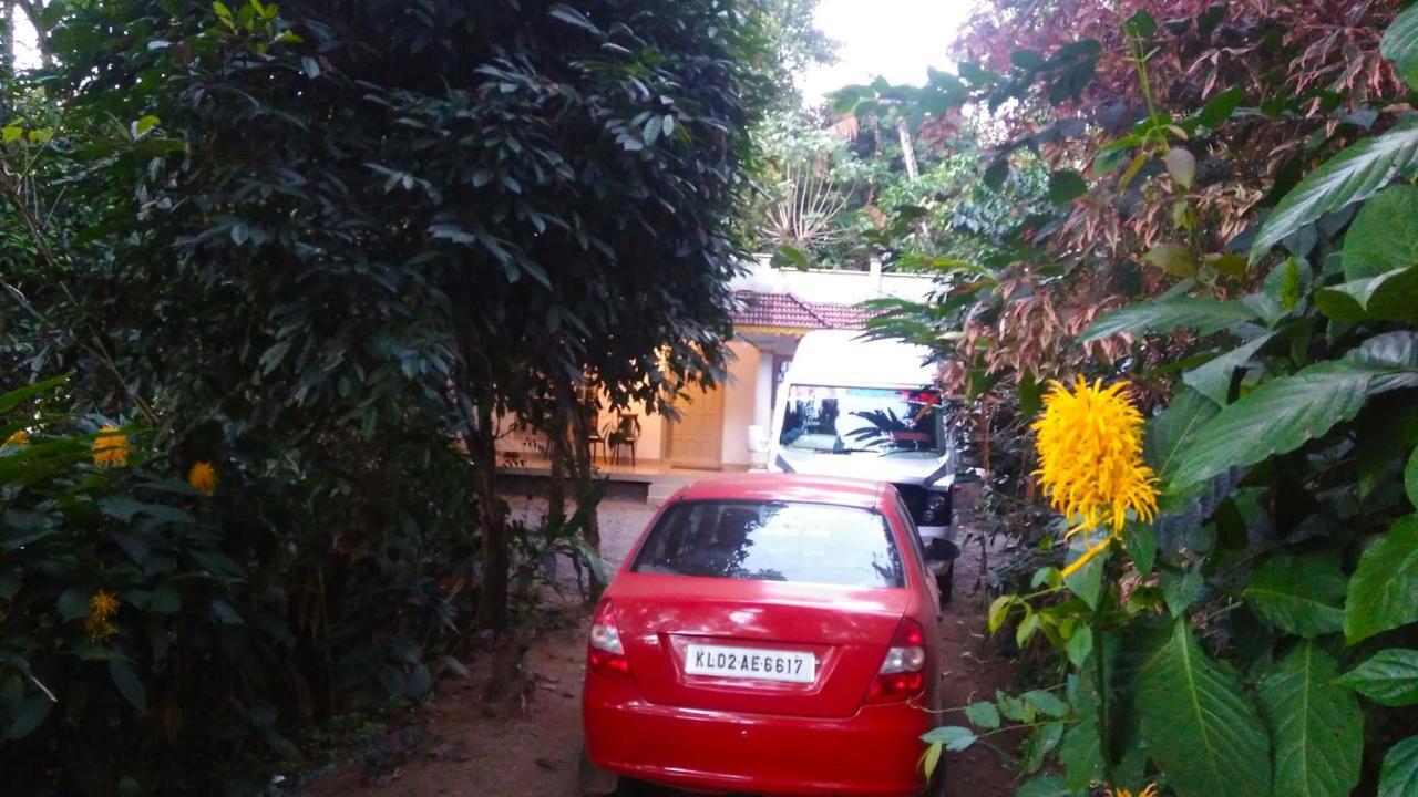 Leeland Munnar Bed & Breakfast Exterior photo
